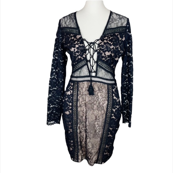 Express Black Floral Lace Nude Plunging Neckline Mini Dress  Size 6 - Picture 4 of 13